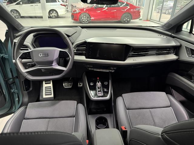 Audi Q5 e-tron 2023 immagine di auto #14