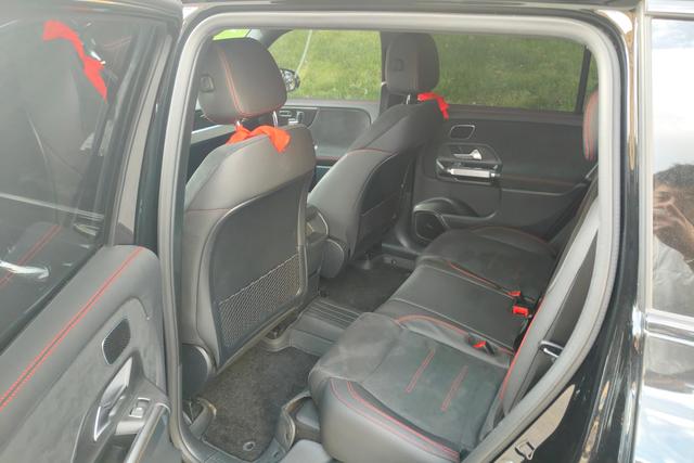 Mercedes-Benz GLB AMG 2024 immagine di auto #14