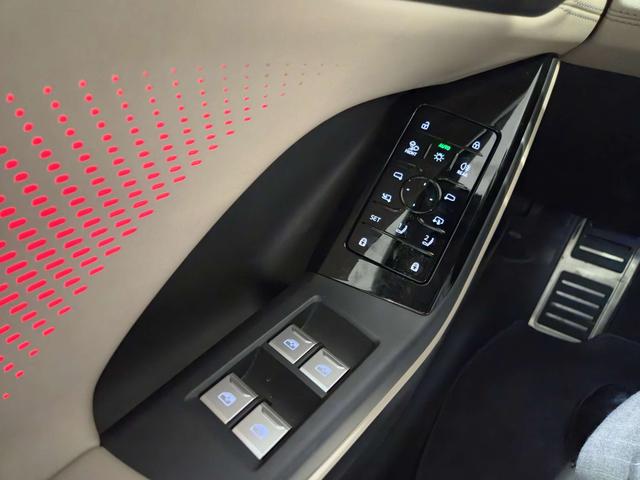 Audi Q6L Sportback e-tron 2025 #14 Audi Q6L Sportback e-tron 2025 car image #14