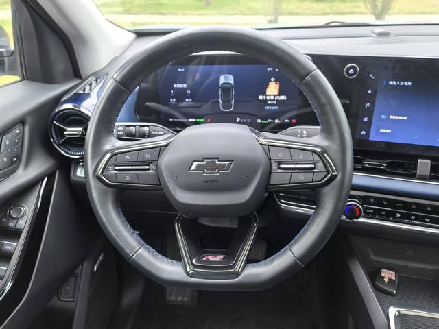 Chevrolet Equinox Plus 2024 car image #14