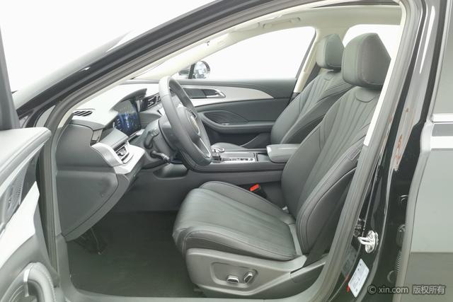 HongQi H5 PHEV 2025 #14 HongQi H5 PHEV 2025 car image #14