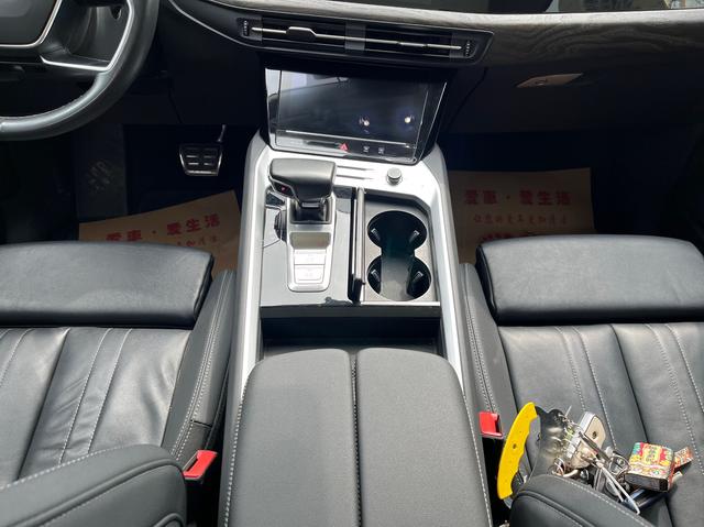 Audi Q6 2023 изображение автомобиля #14