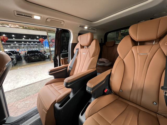 HongQi HQ9 PHEV 2024 #14 HongQi HQ9 PHEV 2024 car image #14