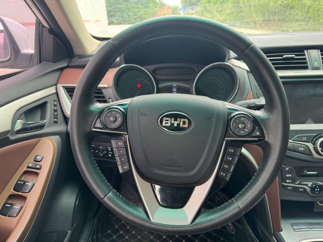 BYD G5 2014 immagine di auto #14