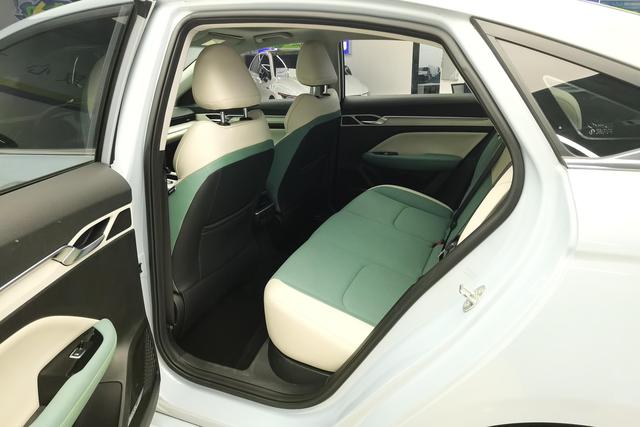 GEELY Emgrand L HiP 2022 #14 GEELY Emgrand L HiP 2022 صورة سيارة #14