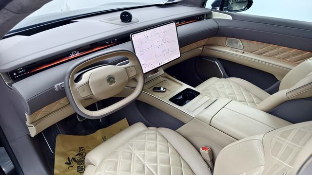 蔚来 蔚来ET9 2025 汽车图片 #14