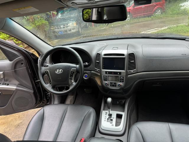 Hyundai Santa Fe Classic 2010 car image #14