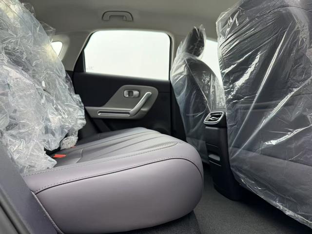 零跑汽车 零跑B01 汽车图片 #14