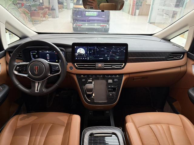 HongQi HQ9 PHEV 2025 #14 HongQi HQ9 PHEV 2025 car image #14