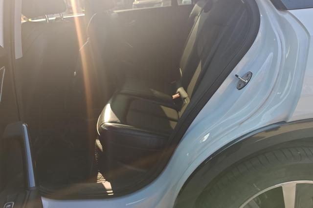 Audi Q2L e-tron 2020 imagen de coche #14