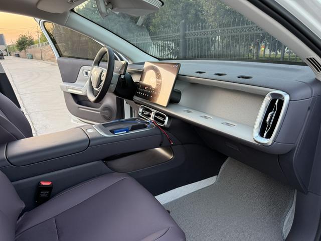 零跑汽车 零跑B01 2025 汽车图片 #14