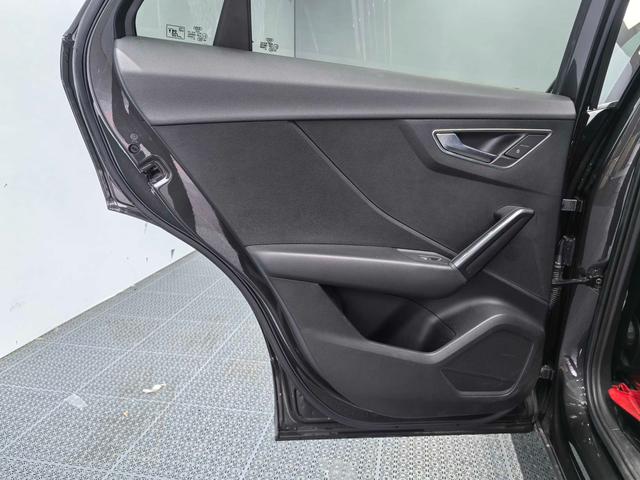 Audi Q2L e-tron 2021 car image #14