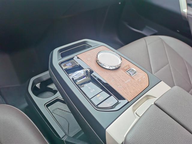 BMW iX 2022 image de voiture #14