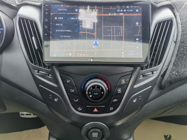 Hyundai Veloster 2016 صورة سيارة #14