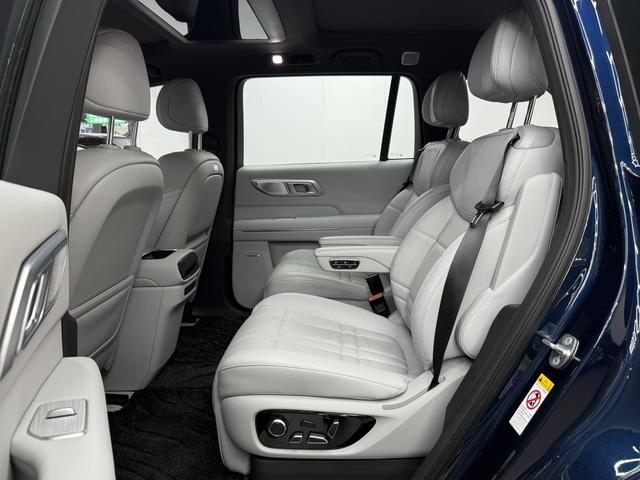 Deepal S09 2025 #14 Deepal S09 2025 car image #14