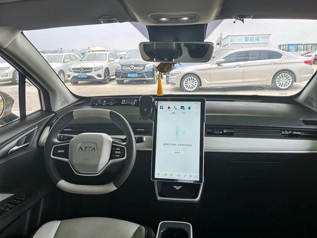 哪吒汽车 哪吒AYA 2023 汽车图片 #14