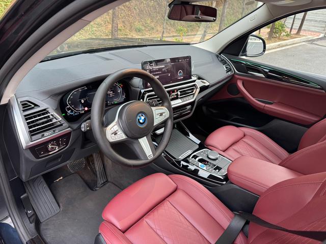 BMW iX3 2024 صورة سيارة #14