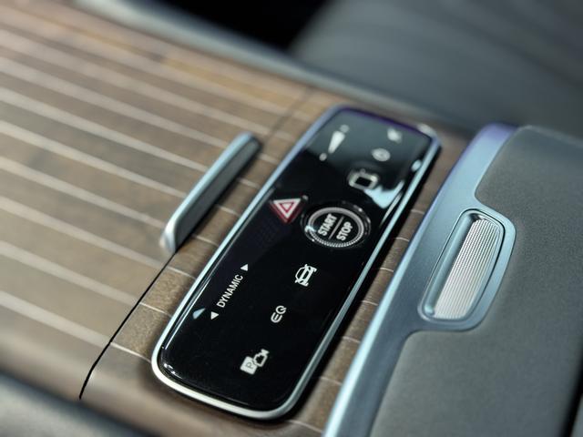 Mercedes-Benz EQS SUV 2023 imagem de carro #14