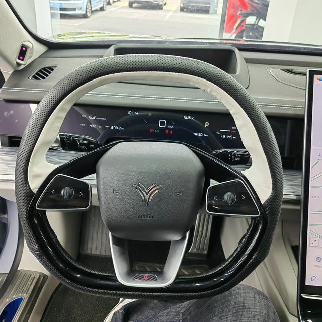 哪吒汽车 哪吒S 2024 #14 哪吒汽车 哪吒S 2024 汽车图片 #14