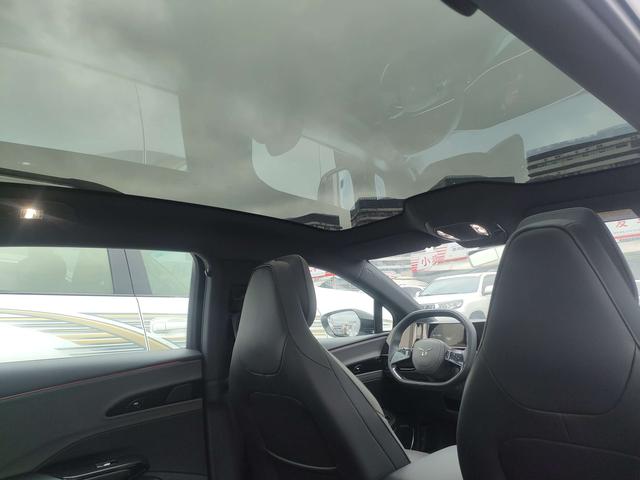 HongQi EH7 2024 #14 HongQi EH7 2024 car image #14