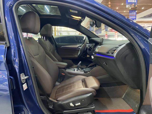 BMW X4 2020 car image #14