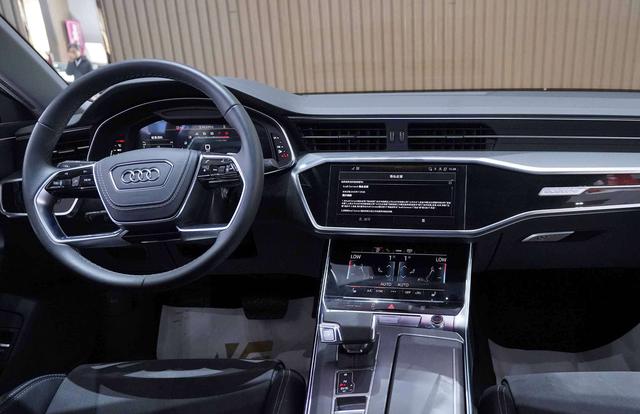 Audi A7L 2025 immagine di auto #14