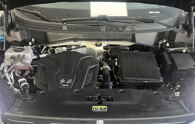 HongQi HS3 PHEV 2025 #14 HongQi HS3 PHEV 2025 car image #14