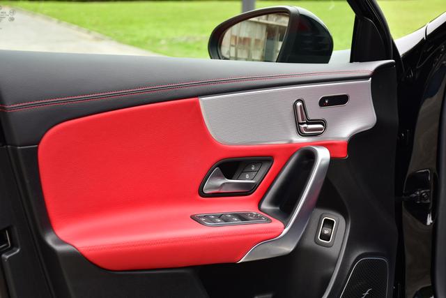 Mercedes-Benz A AMG 2020 image de voiture #14