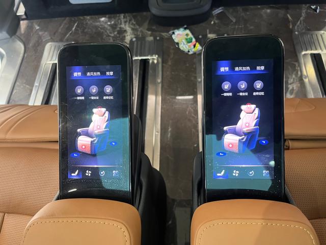 HongQi HQ9 2023 #14 HongQi HQ9 2023 car image #14