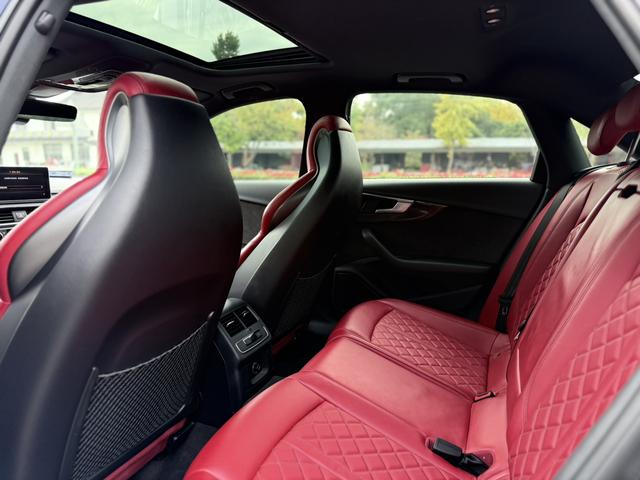 Audi S4 2019 car image #14