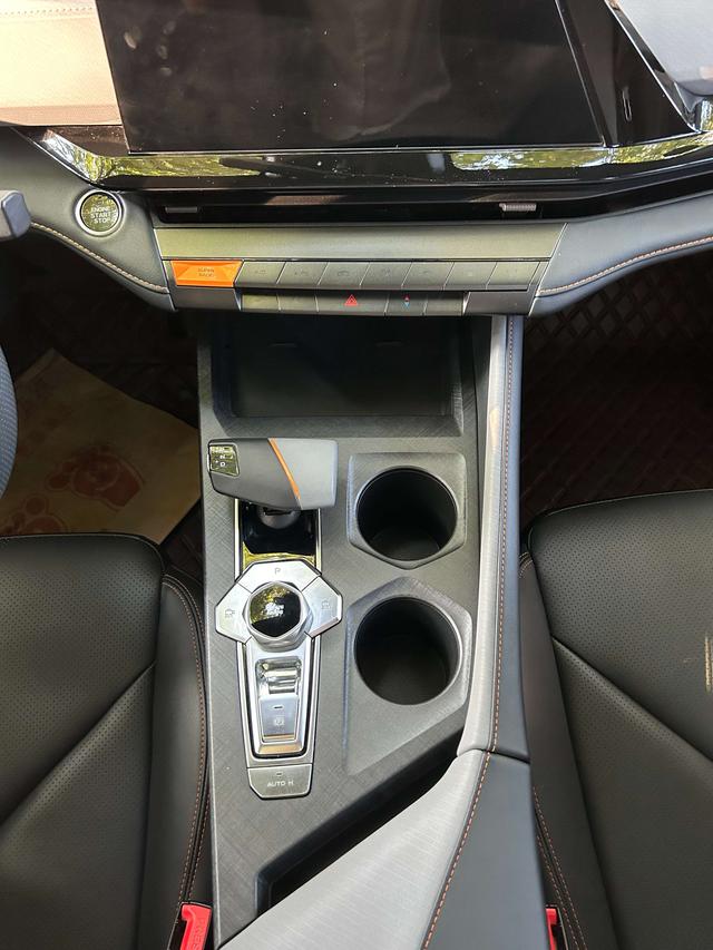 Changan CS15 EV 2022 immagine di auto #14