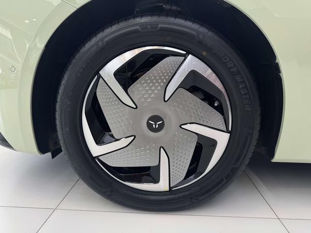 HongQi EH7 car image #14