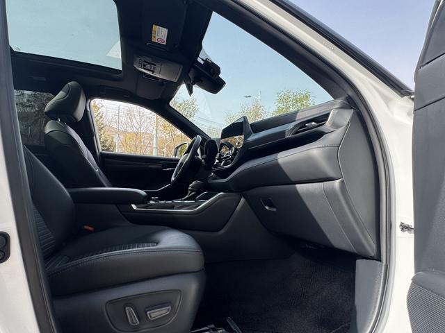 Toyota Crown Kluger 2023 car image #14