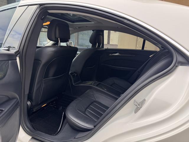 Mercedes-Benz CLS Class 2015 car image #14