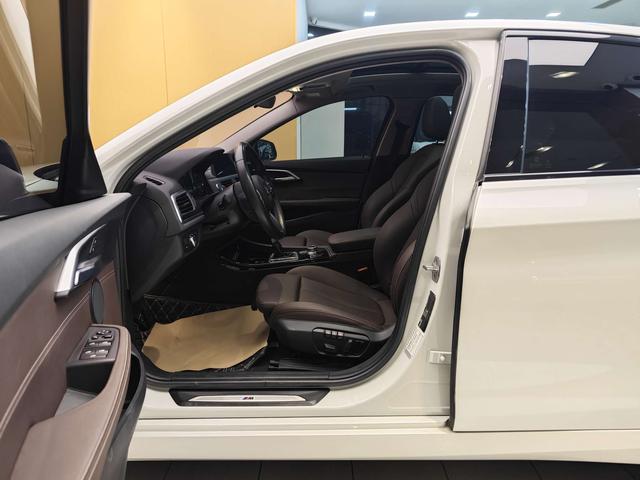 BMW i4 M50 2019 car image #14