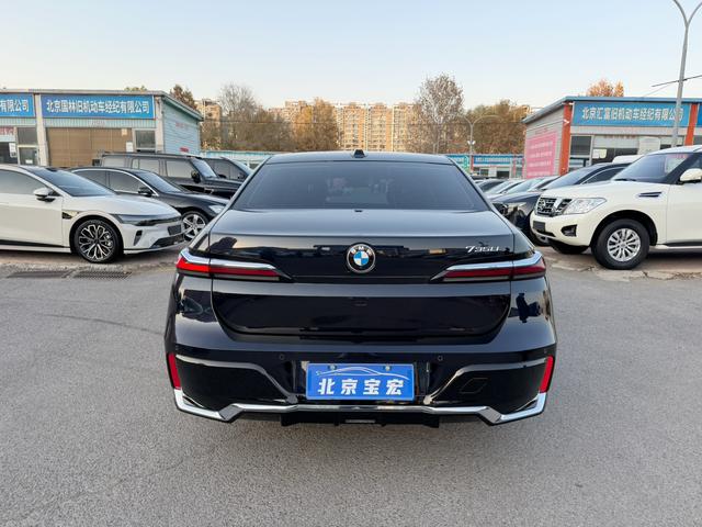 BMW iX M60 2023 car image #14