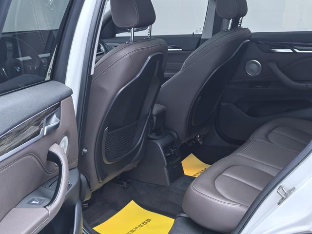 BMW M760Le 2021 #14 BMW M760Le 2021 car image #14