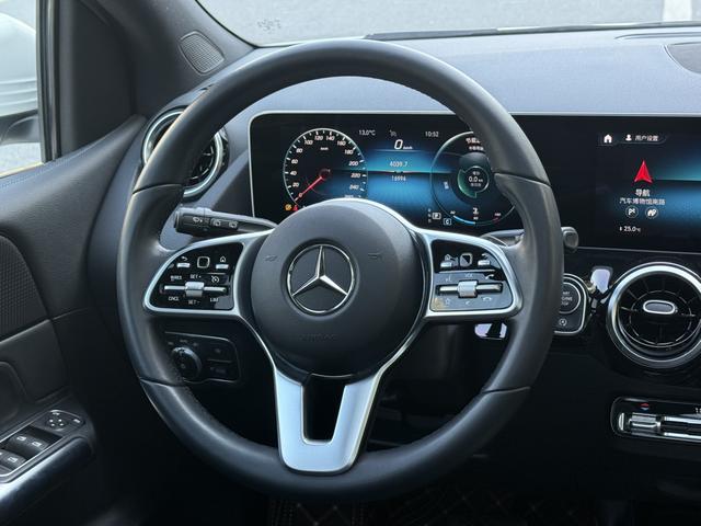 Mercedes-Benz B Class 2020 immagine di auto #14