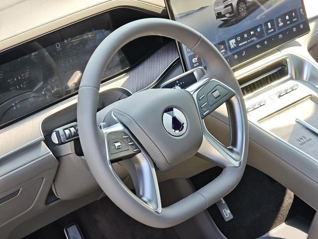 Denza N9 2025 #14 Denza N9 2025 car image #14