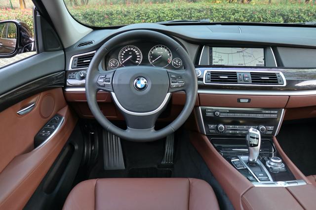 BMW 5 Series GT 2012 #14 BMW 5 Series GT 2012 صورة سيارة #14