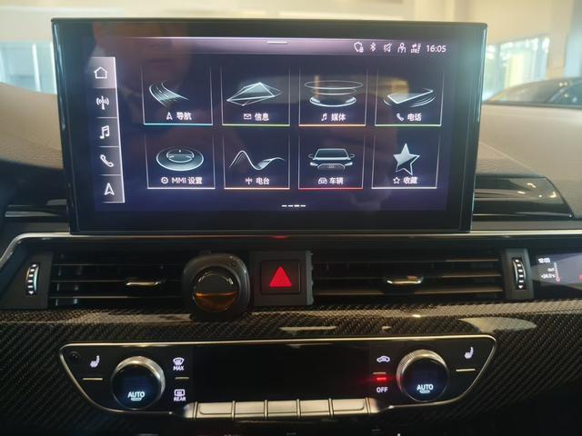 Audi RS 4 2023 #14 Audi RS 4 2023 car image #14