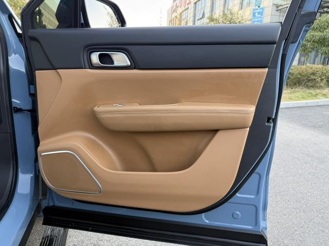 Li One 2021 صورة سيارة #14