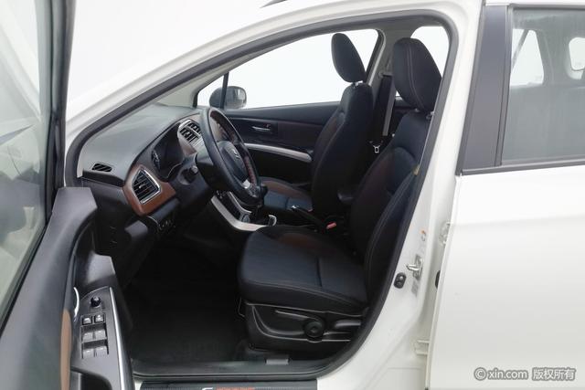 Suzuki SX4 S-CROSS 2018 image de voiture #14