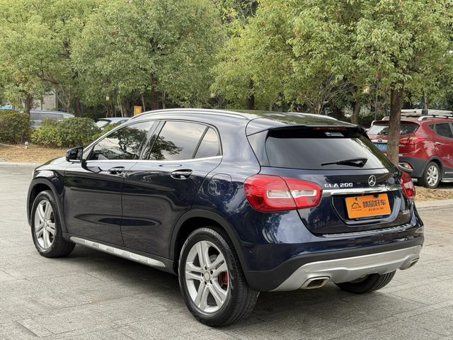 Mercedes-Benz GLA Class 2015 car image #14