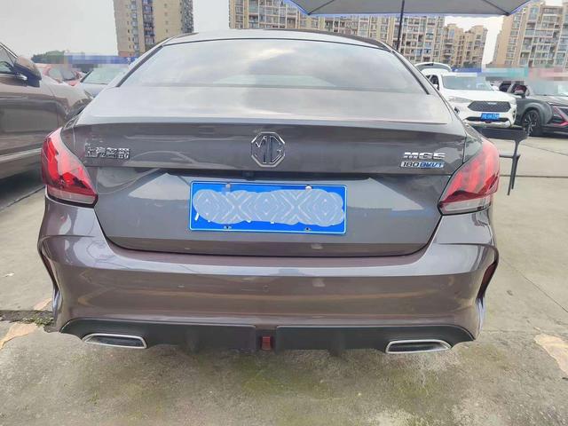 5 2021 immagine di auto #14