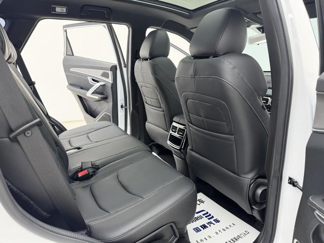 Jetour X70 PLUS 2023 car image #14