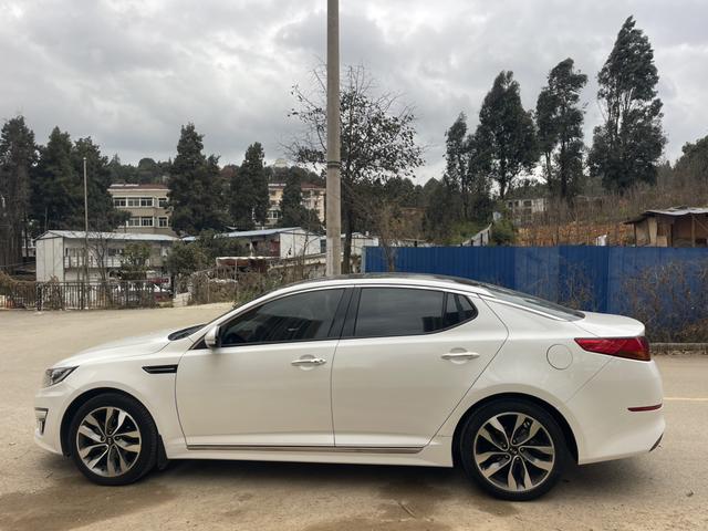 Kia K5 2015 car image #14