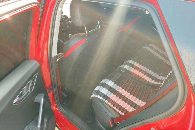 Audi Q2L 2020 car image #14