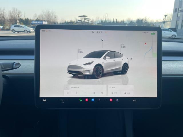 Tesla Model Y 2023 #14 Tesla Model Y 2023 car image #14