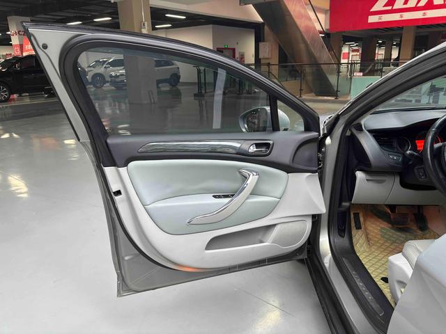 Citroen C5 2012 car image #14